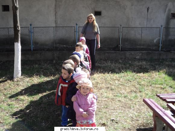 grupa mica incheiem frumos aliniati spre sala grupa &nbsp;