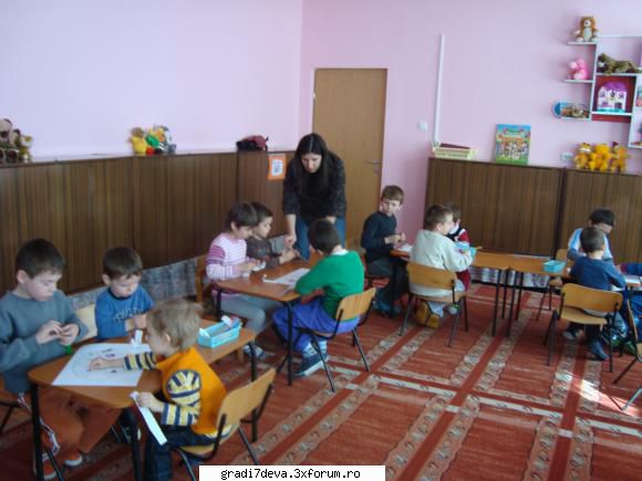 grupa mica azi avut oaspeti. grupa venit vizita noi. lucrat echipe realizat oua iata ne-a iesit: