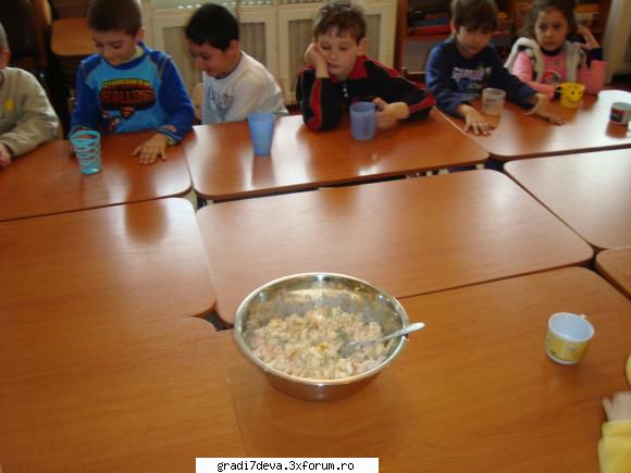grupa azi pregatit salata fructe foarte
