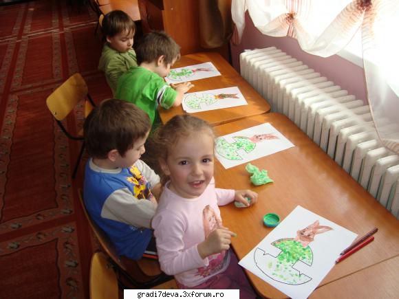 grupa mica pregatim pentru iepuras...
