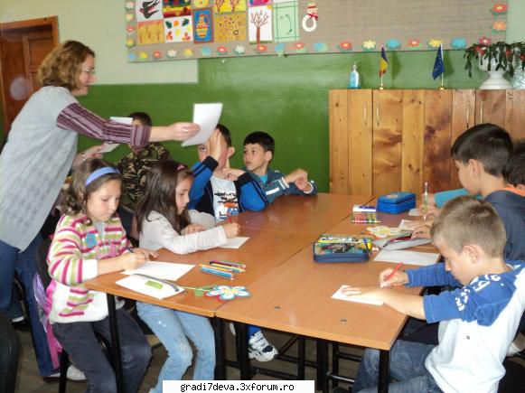 flori vizitat scoala �radu selejan� sibiu unde desfasurat activitati scolarii.
