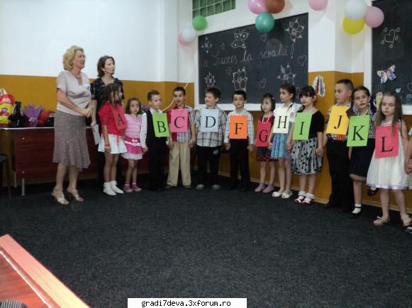 flori felicitari pentru rezultate foarte bune obtinute scoala! bucur inca urmariti este dor voi!