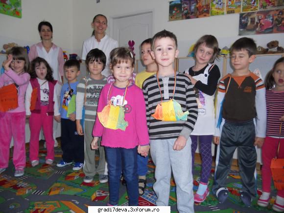 fluturasi multi ani, romania! multi ani tuturor romanilor!