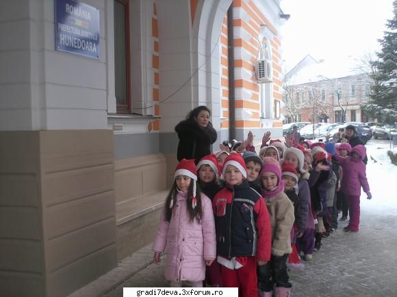 fluturasi astazi fost colindat impreuna grupa florilor.
