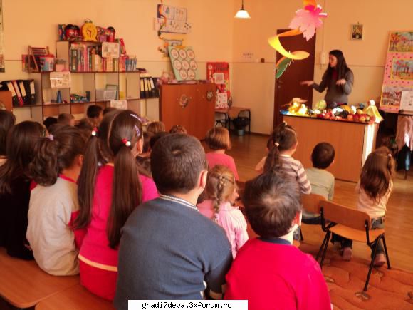 flori ne-a fost prezentata către doamna profesor multă povestea toamnei�.
