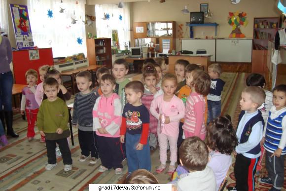 grupa mica azi fost colindat prin primit bomboane!